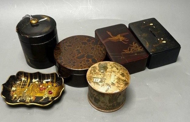 Six pieces of Japanese lacquerware